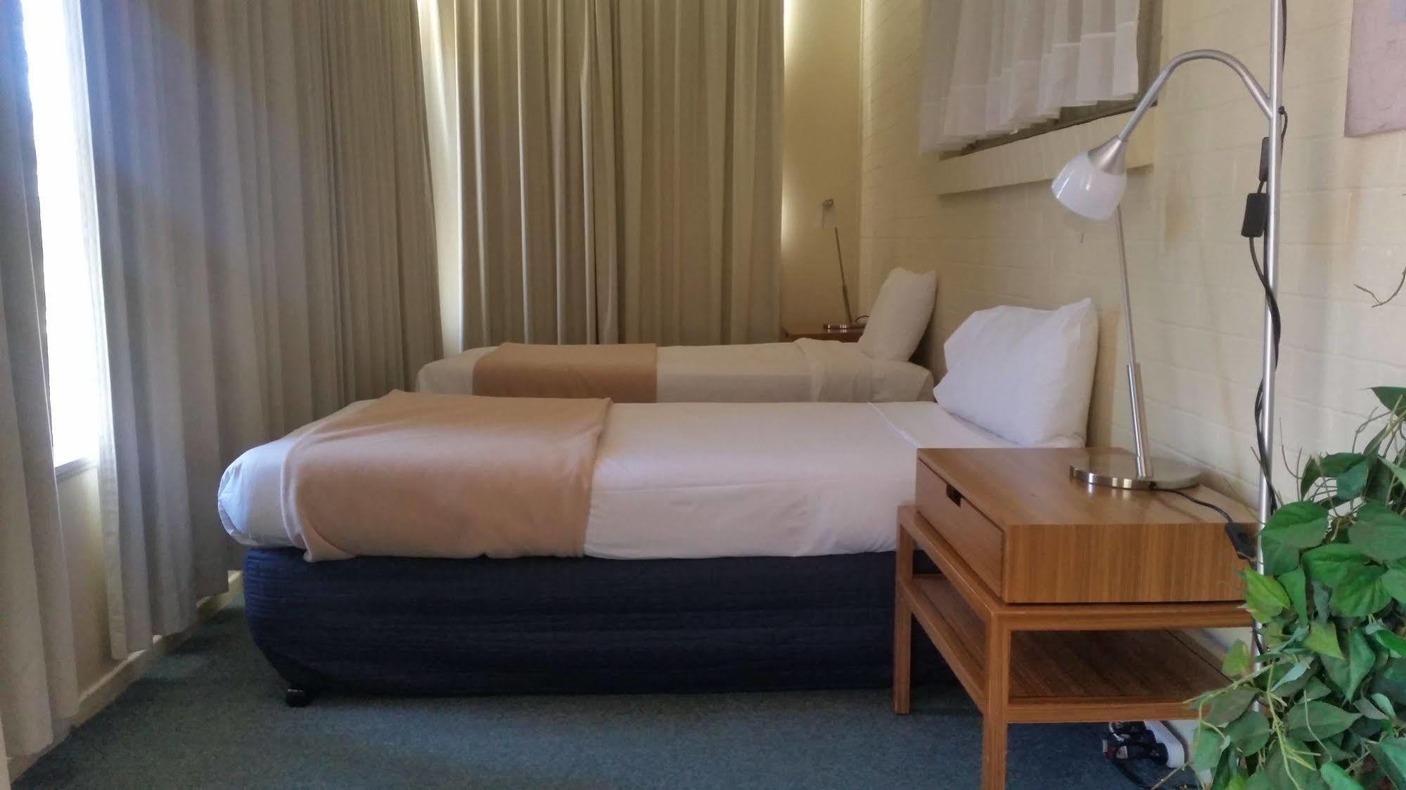 Clifford Park Motor Inn Toowoomba Buitenkant foto